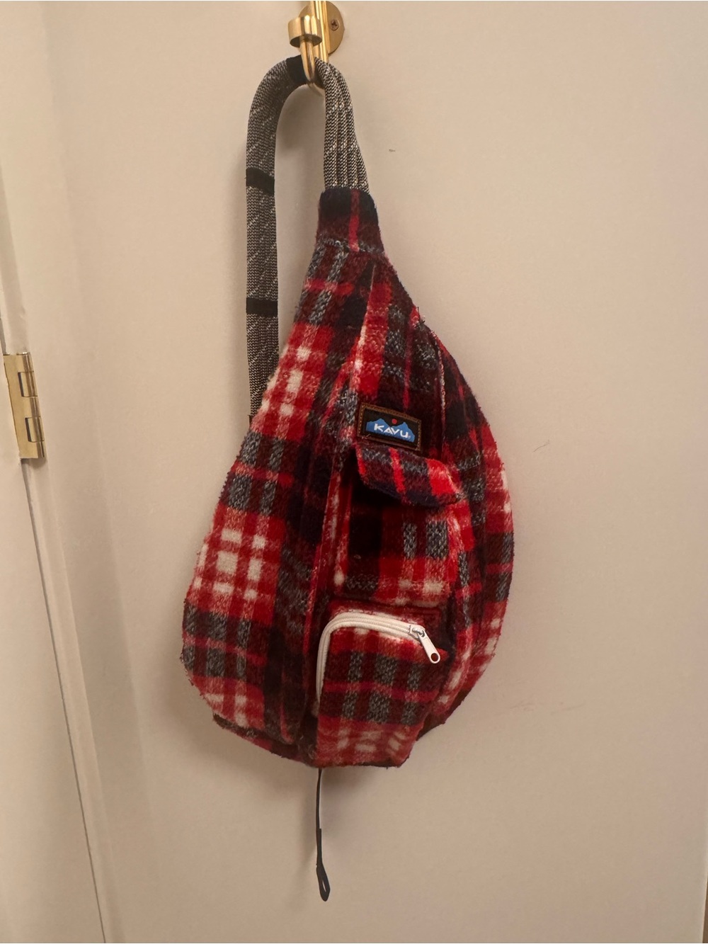 KAVU Polar Sling Bag‎ Red Black Plaid Fleece Rope Strap Adjustable Crossbody